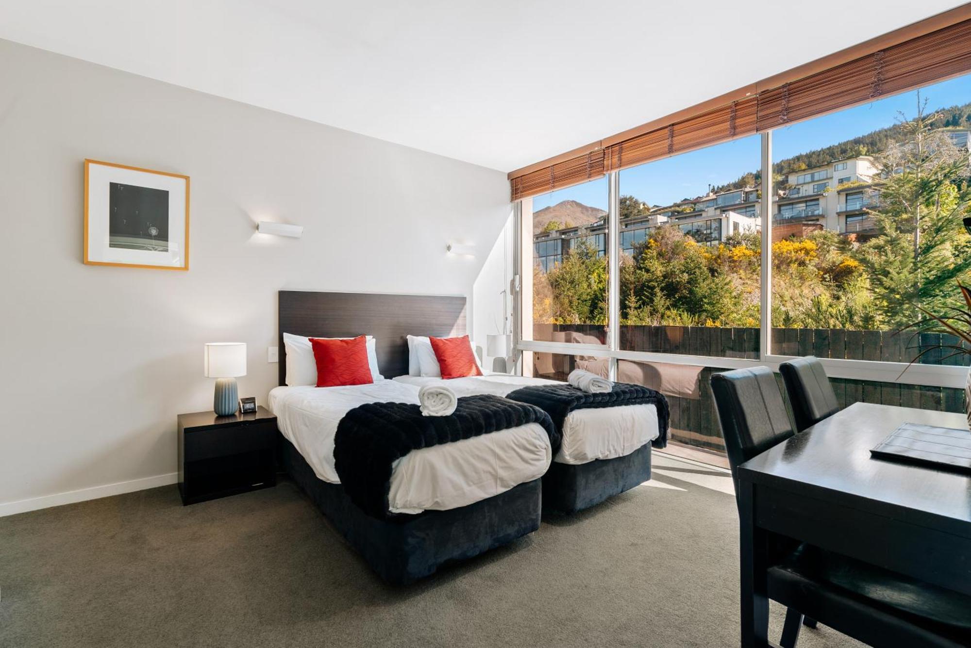 Modern Executive Living In Pounamu Κουίνσταουν Εξωτερικό φωτογραφία