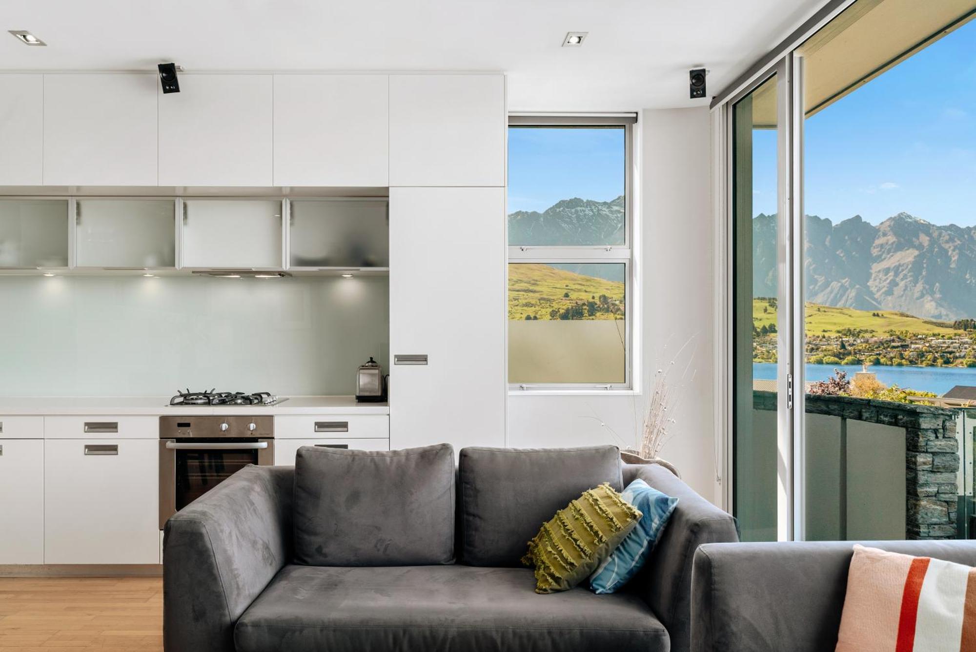 Modern Executive Living In Pounamu Κουίνσταουν Εξωτερικό φωτογραφία